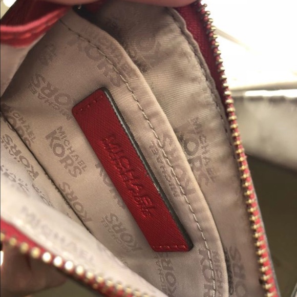 Red Wallet - Picture 4 of 4